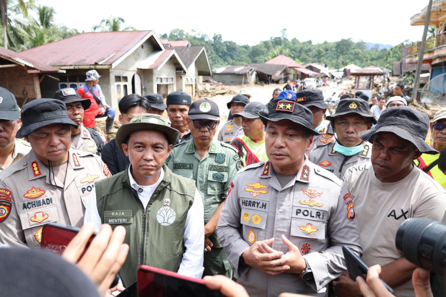 Menteri Kehutanan dan Kapolda Riau Terjun Langsung ke Lokasi Bencana di Agam Sumbar, Evakuasi dan Bantuan Terus Dikerahkan