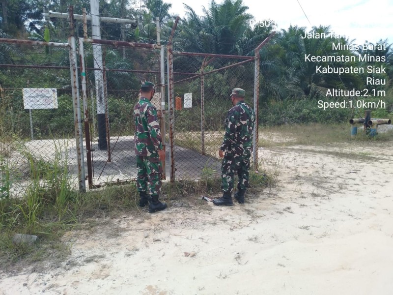 Babinsa Koramil 03/Minas Laksanakan Patroli Penguatan Binter SKK Migas PT. PHR Minas – Wujud Sinergi TNI dan Masyarakat dalam Menjaga Keamanan Wilayah