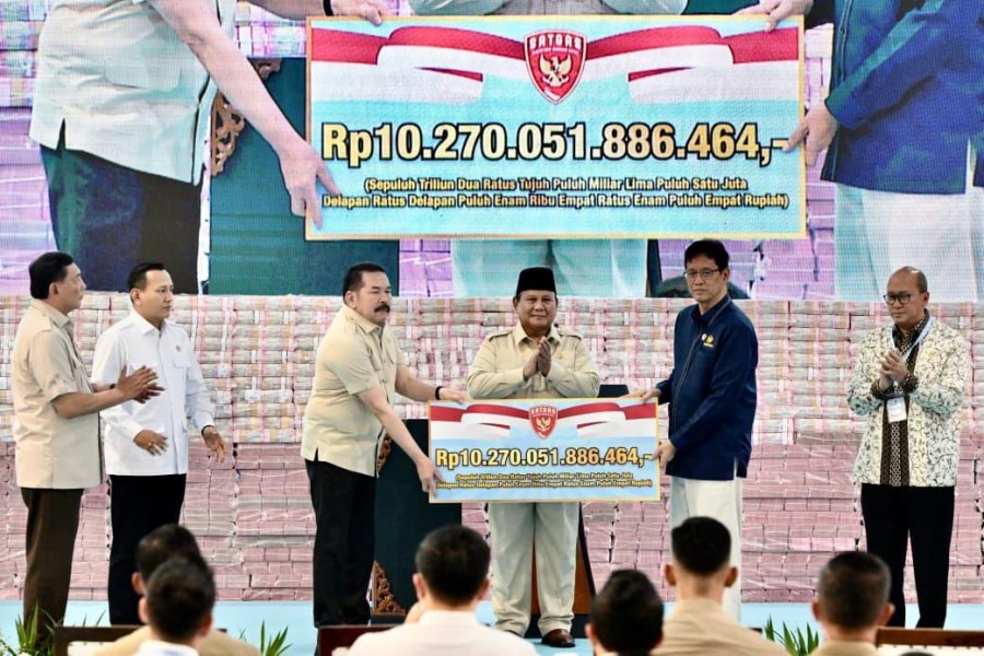 Prabowo Saksikan Penyerahan Rp10,2 Triliun Hasil Penertiban Kawasan Hutan
