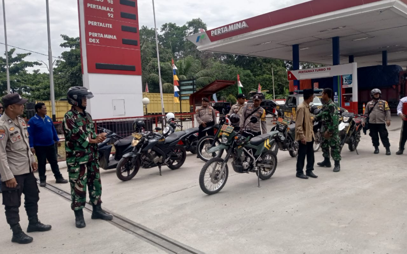 Babinsa Koramil 03 Sungai Sembilan Gelar Patroli Rutin, Wujudkan Harkamtibmas di Dumai