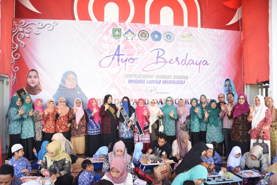 Hari Batik Nasional, 2.711 Anak TK Bengkalis Ikuti Lomba Membatik Serentak