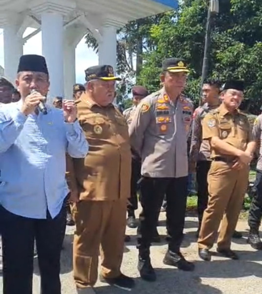 Warga Desa Pagar Dewa Bengkulu Selatan Tuntut Hak Atas Tanah Ulayat 80 Tahun, Bupati Rifa’i Janji Perjuangkan