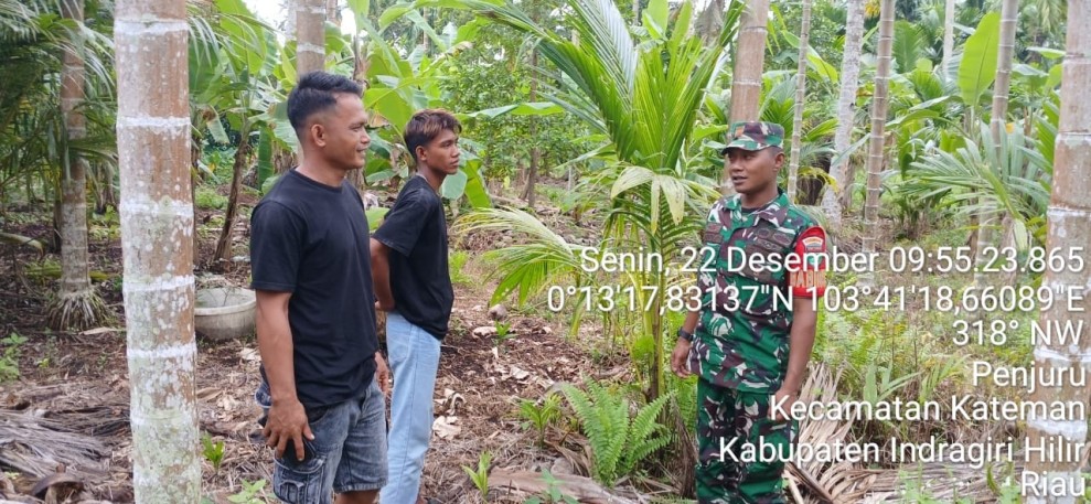 Koptu Deri Perdana Laksanakan Patroli Tapal Batas Cegah Karhutla