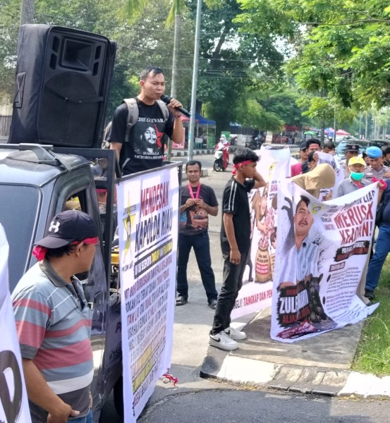 Ratusan Mahasiswa dan LSM Kepung Polda Riau, Desak Usut Dugaan Pungli Jalan Rp1,2 Miliar di Rokan Hulu