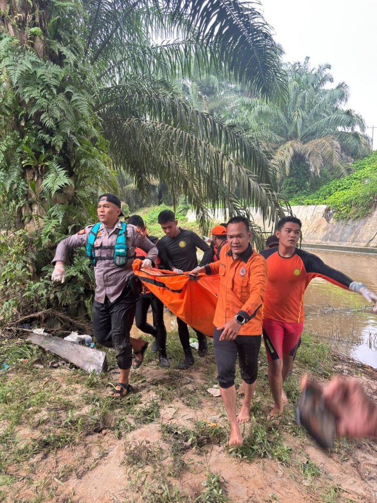 Bocah Korban Tenggelam di Sungai Ngaso Rohul Ditemukan Tak Bernyawa