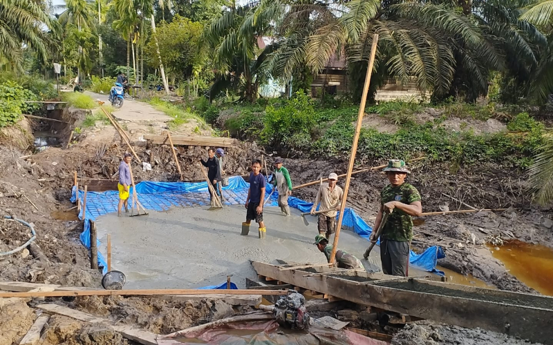 Jembatan Armco Jadi Solusi Akses Warga, Kodim Dumai Terus Genjot Pembangunan