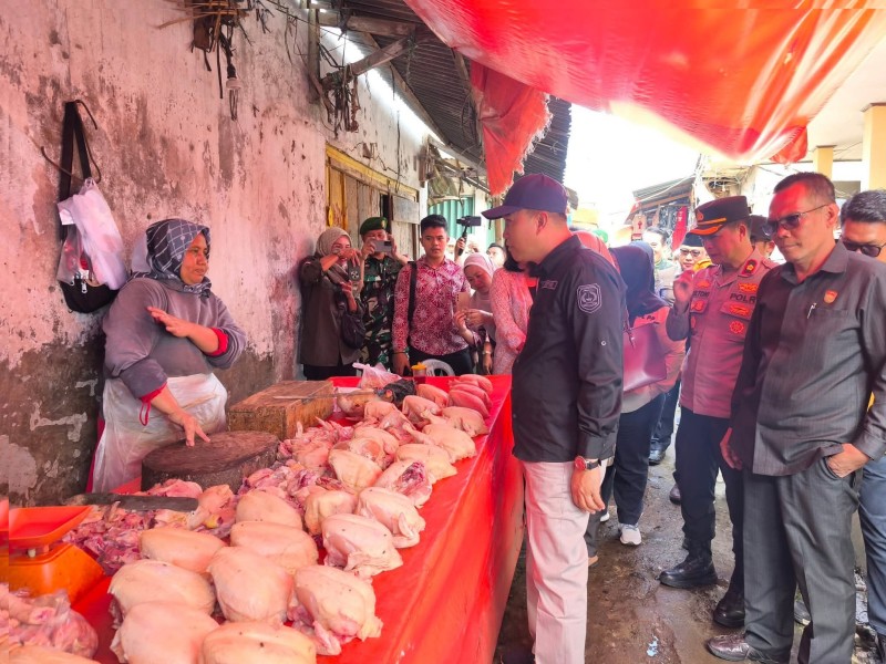 Bupati Zurdi Nata Sidak Harga Bapokting Jelang Nataru