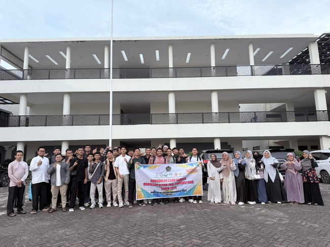 18 Murid MAN 1 Pekanbaru Program Timur Tengah Kembali Tembus Universitas Al-Azhar Mesir Tahun 2026
