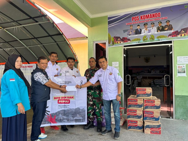 Delvi Suseno Salurkan Bantuan untuk Korban Bencana di Sumatera Barat, Ratusan Hektare Sawah Warga Terdampak