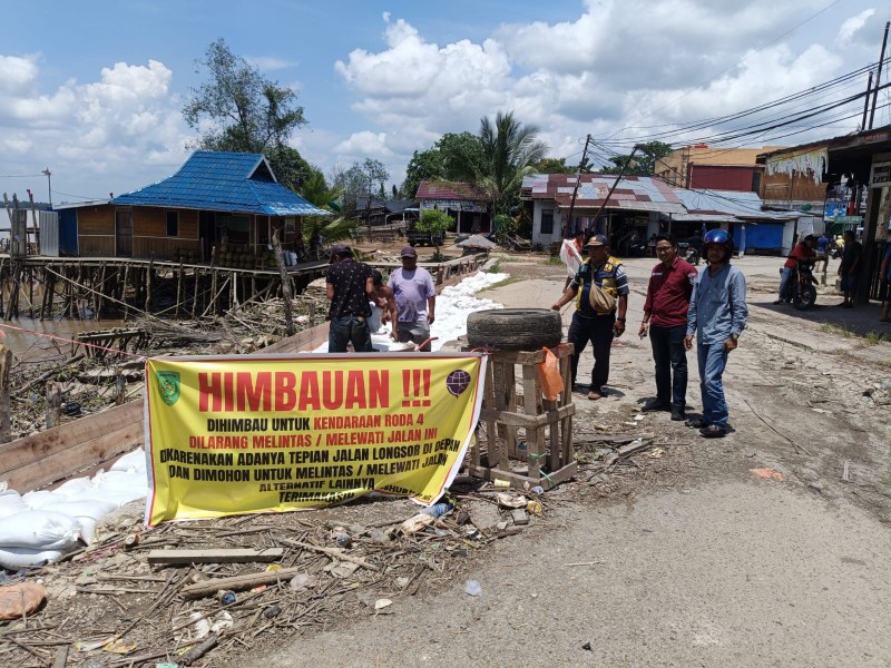 Akses Vital di Parit VII Terancam Putus, Pemkab Lakukan Penanganan Darurat