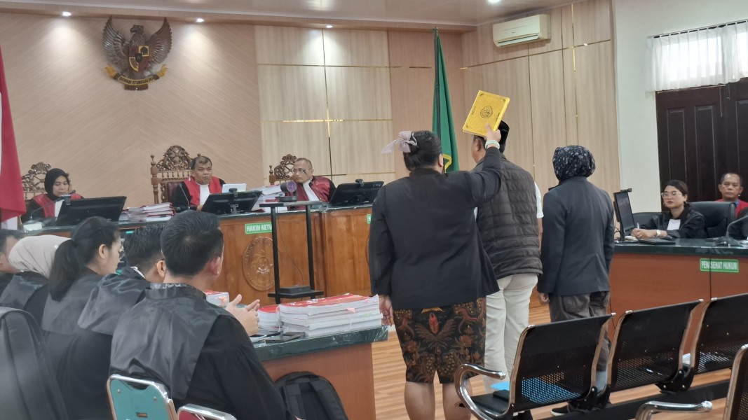 Hakim Cecar Bupati Siak Soal Cukong yang Merambah Lahan PT SSL