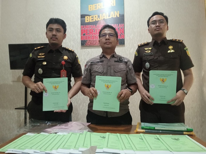 Hutan Jadi Kebun Sawit Pribadi, Kejari Bengkulu Selatan Geledah Rumah Eks Pejabat GM