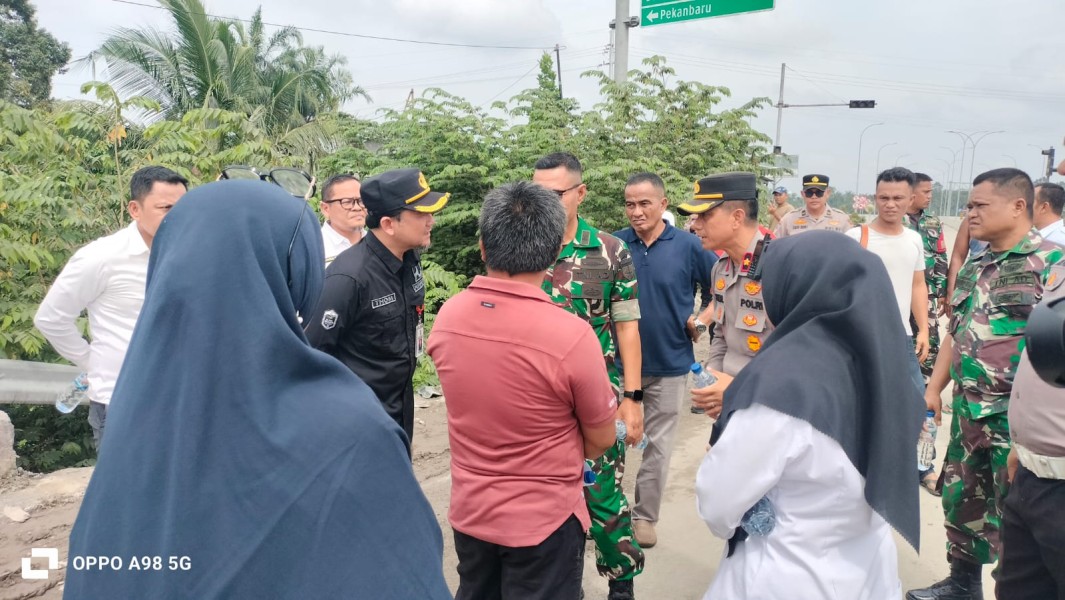Kapolsek Minas Hadiri dan Kawal Mediasi Perbaikan Jalan, Jembatani Aspirasi Warga dan Pemerintah