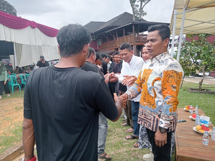 Wakil Ketua DPRD Riau H. Budiman Lubis Komit Perjuangkan Jalan Poros dan Perkebunan di Rohul