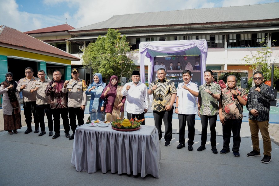 Komite Baru SD Binsus Resmi Dikukuhkan, Wawako Dumai Ajak Guru Tingkatkan Mutu Pendidikan