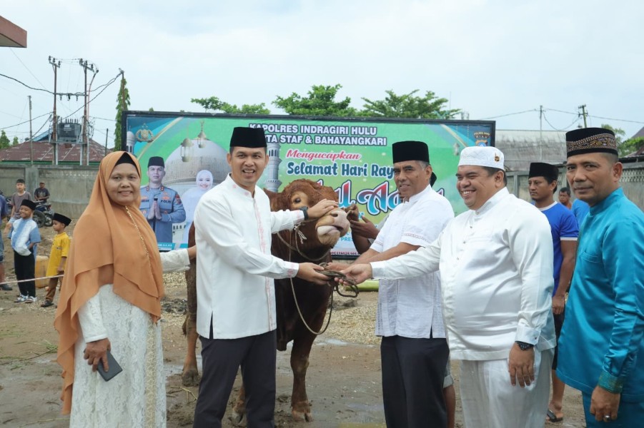 Momen Idul Adha, Polres Inhu Resmi Gunakan Mesjid Al-Fakhri dan Potong Hewan Qurban