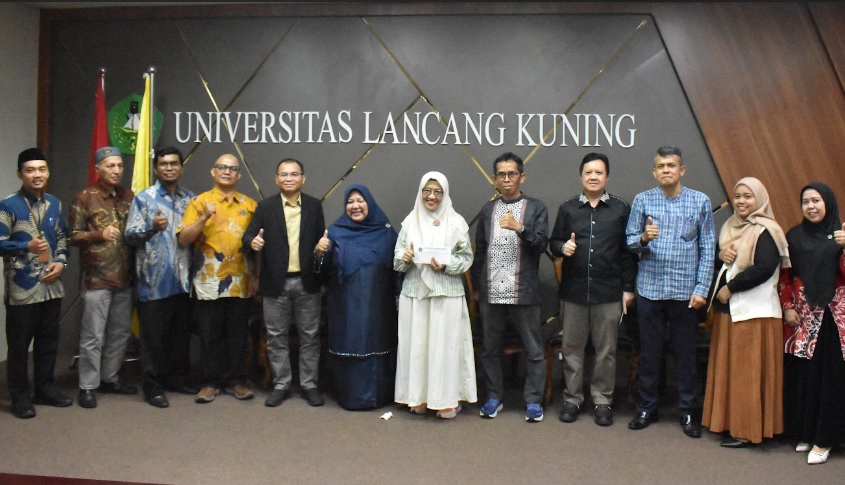 Tradisi Dosen Unilak Berangkat Haji Terus Terjaga, Prof Junaidi: Doakan Unilak di Tanah Suci