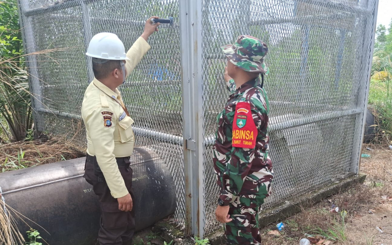 Ratusan Siswa di Bukit Kapur Terima Makanan Bergizi Gratis, Babinsa Turut Mendampingi