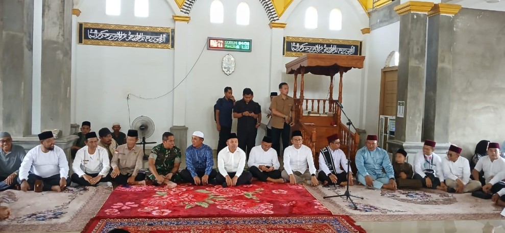Babinsa Koramil 06/Kateman Amankan Safari Ramadan Gubri di Desa Sungai Simbar