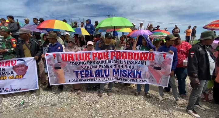 Ribuan Warga Turun ke Jalan, Desak Pemprov Riau Segera Benahi Ruas Sontang–Duri