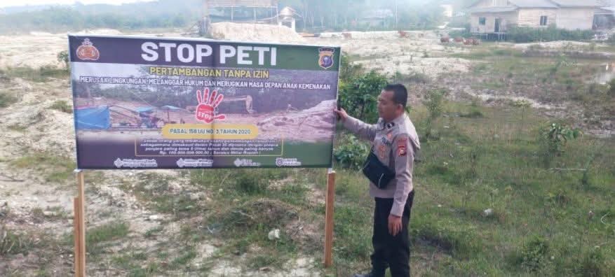 Polsek Kuantan Mudik Pasang Spanduk Larangan Aktivitas PETI