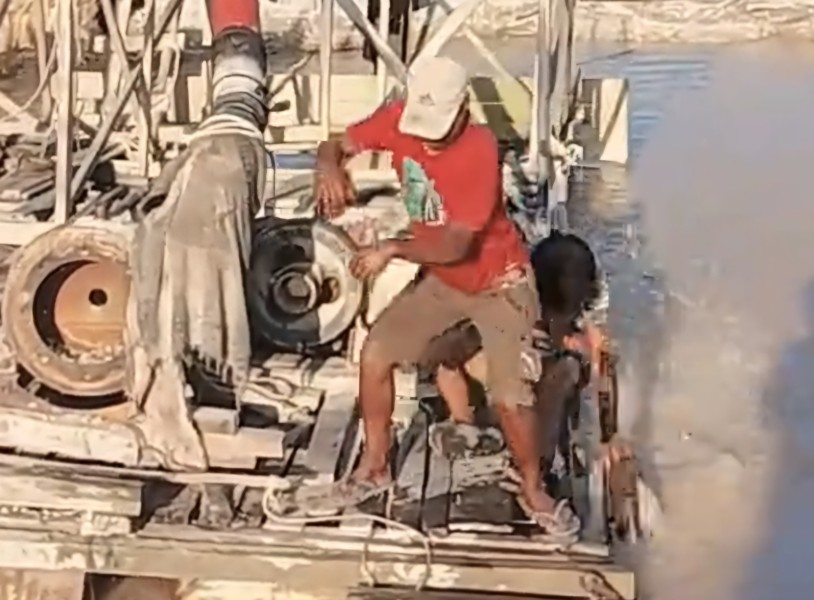 Viral! Video Joget di Atas Dompeng Diduga Sindir Penertiban PETI, Netizen Ramai Tag Polda Riau