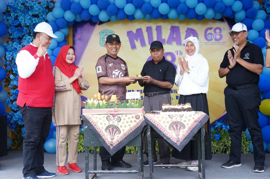 Bupati Herman Hadiri Milad ke-68 SMPN 1 Tembilahan Hulu