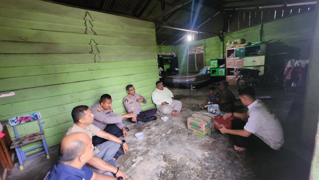 Kapolres Kampar Patroli Jelajah Desa:  Sentuhan Humanis di Senama Nenek