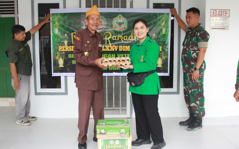 Kodim 0320 Dumai Berikan Paket Ramadhan Kepada para Veteran