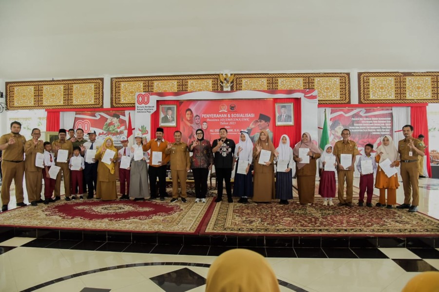 768 Pelajar Kecamatan Bantan Terima Beasiswa PIP Jalur Aspirasi DPR RI