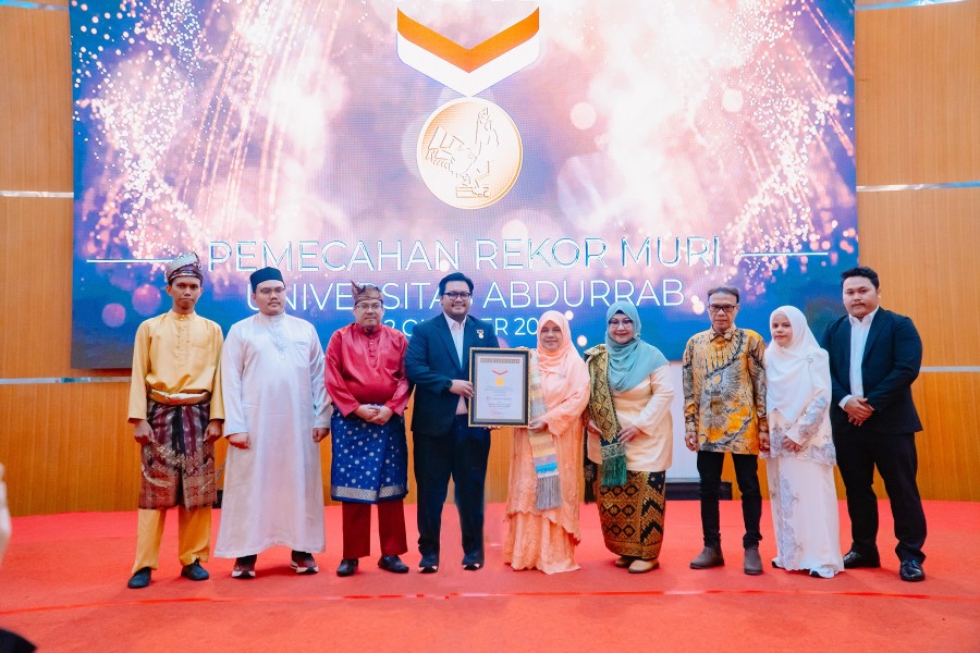 Universitas Abdurrab Pecahkan Rekor MURI Khatam Alquran Bersama Civitas Akademika