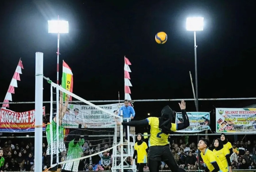 Bupati Inhu Saksikan Final Turnamen Volly Putri Japura Cup