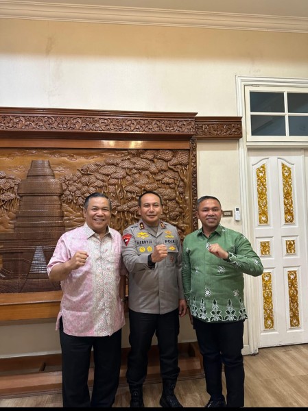 Doa UAS Hangatkan Hubungan Gubernur dan Wakil Gubernur Riau