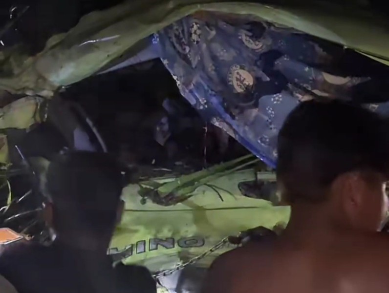 Truk Fuso Pengangkut Minyak Goreng Ringsek di Lintas Timur Inhu, Satu Tewas dan Sopir Patah Kaki