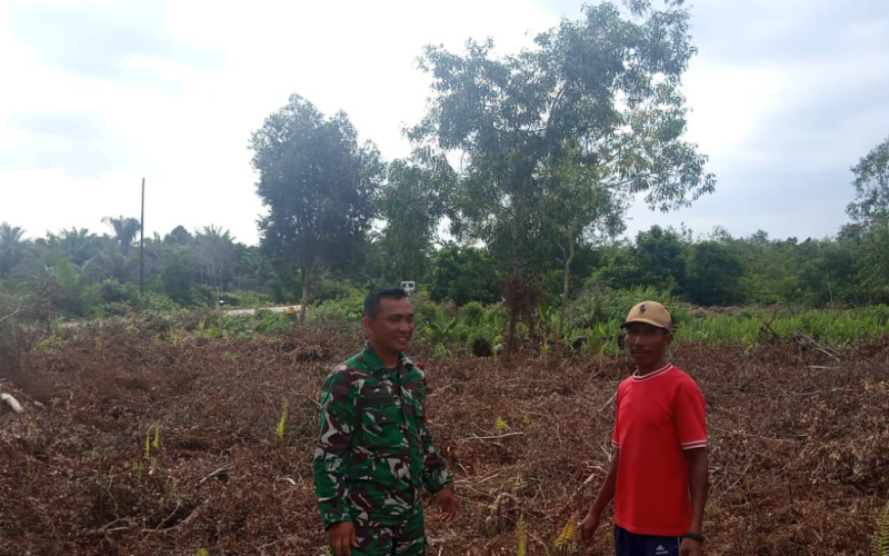 Patroli Karhutla hingga Pendampingan Pertanian, Babinsa Bagan Keladi Aktif Bina Wilayah