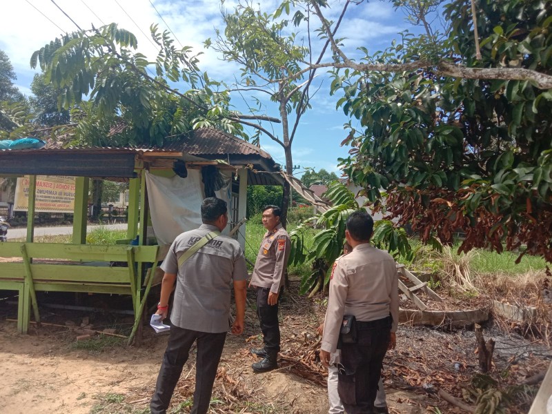 Pria di XIII Koto Kampar Tewas Kesetrum Saat Mengambil Buah Matoa