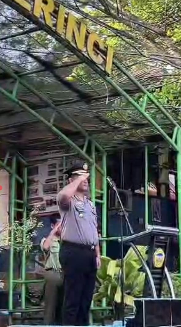 Kapolsek Pangkalan Kerinci Lantik Pengurus Bhuwana Lestari SMAN 2 Pangkalan Kerinci, Wujudkan Generasi Peduli Lingkungan