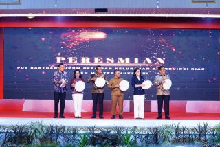 Bersama Sherly Laos, Menkum RI Resmikan Posbankum untuk Masyarakat Kurang Mampu di Riau