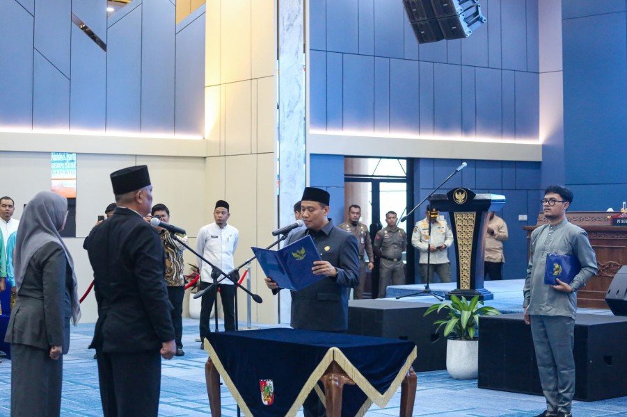 Wawako Pekanbaru Lantik 43 Pejabat Struktural dan Fungsional, Tekankan Pelayanan Publik