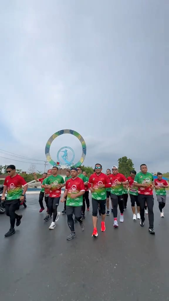 Gubri Abdul Wahid, didampingi Bupati Zukri dan Forkopimda Riau Lepas Ribuan Peserta Bono Fun Run 2025