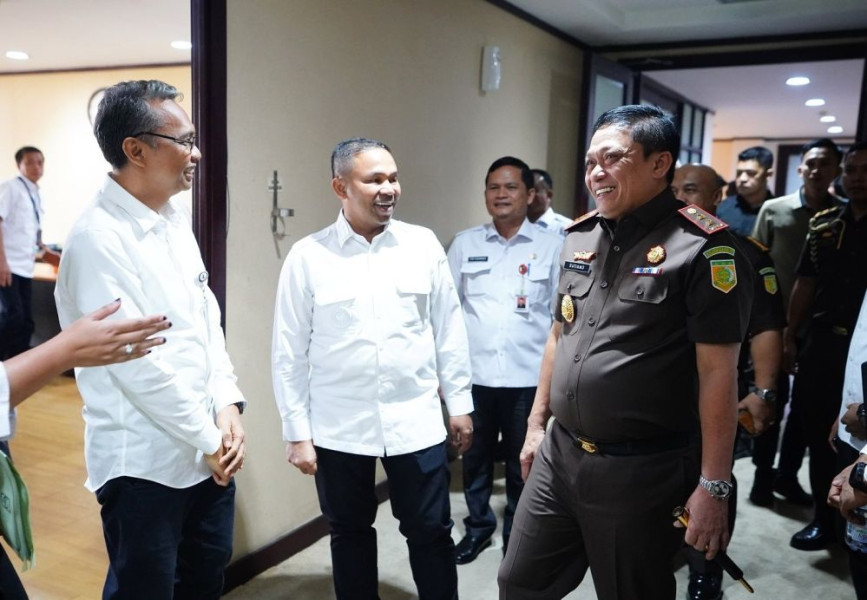Resmi Jabat Kajati Riau, Eks Dir Penuntutan Pidsus Kejagung Temui Gubri dan DPRD