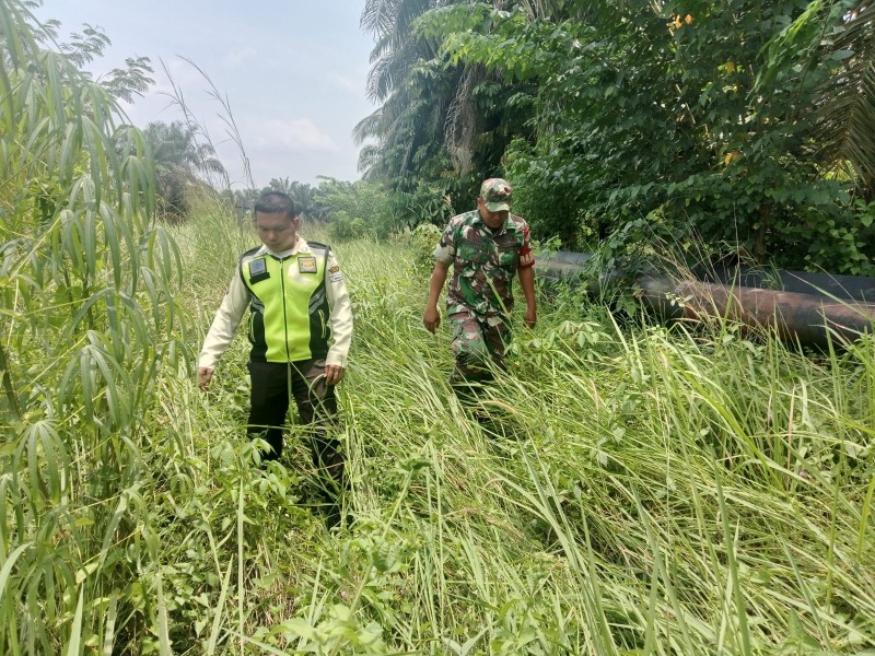 Sertu Sugiarto Patroli Karhutla di Rantau Bertuah, Pastikan Tak Ada Titik Api