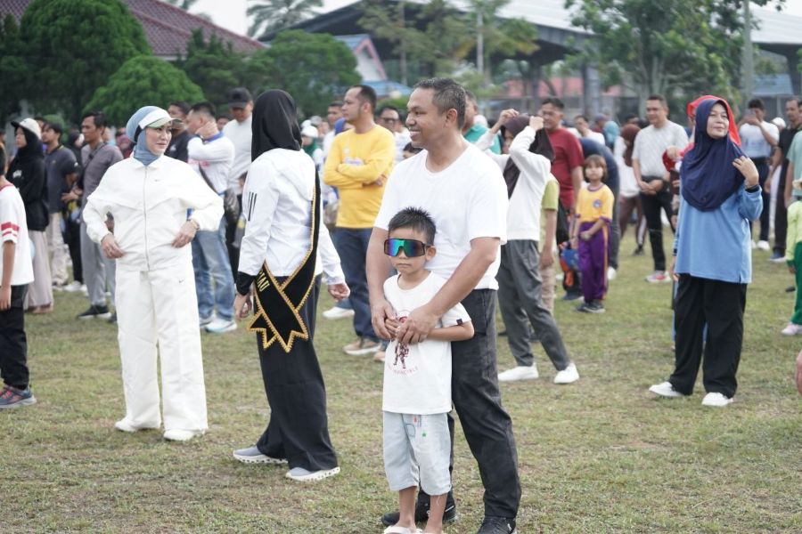 Peran Ayah Penting Bentuk Karakter Anak, Gubri Luncurkan Program Puspaga Riau