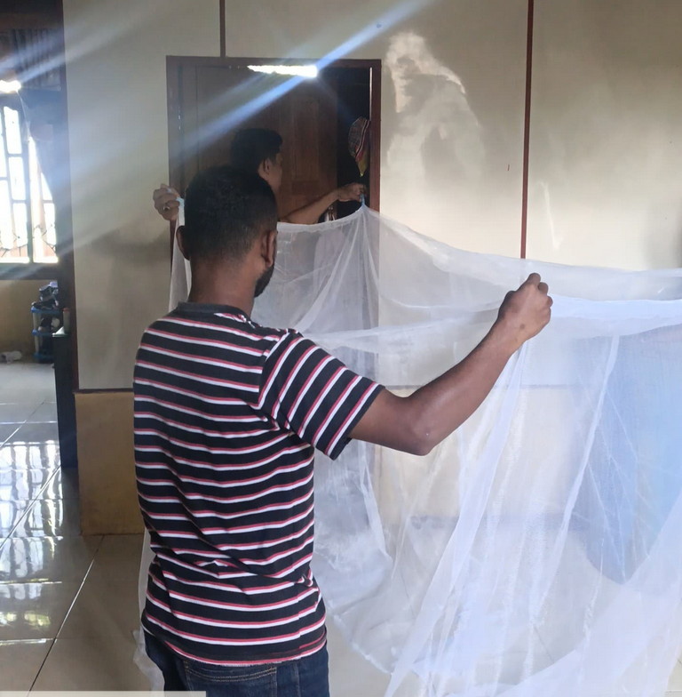Rohil Status KLB Malaria, Tim Satgas Bagikan Kelambu