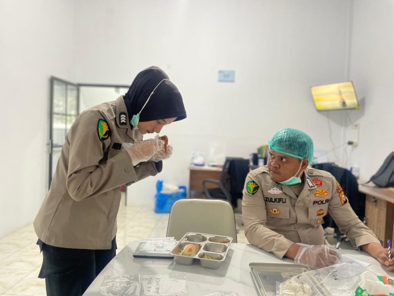 Polres Kampar Kawal Ketat Menu Bergizi untuk Generasi Emas! Cek Dapur SPPG Bhayangkari, Kapolres: 'Kualitas Makanan Prioritas Utama!