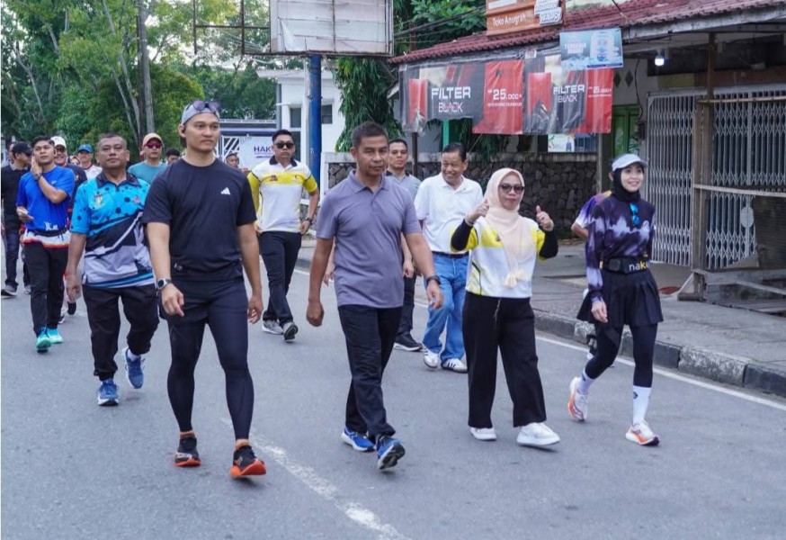 Ajak Masyarakat Berolahraga, Bupati Kampar Tutup Kejuaraan Tarkam Kemenpora