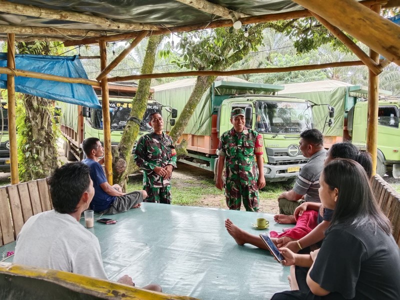 Babinsa Koramil 03/Minas Sosialisasikan Bahaya Narkoba di Kampung Rantau Bertuah, Begini Pesannya!