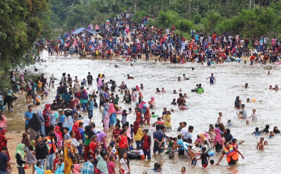 PTPN IV Rawat Tradisi Balimau Kasai di Rokan Hulu