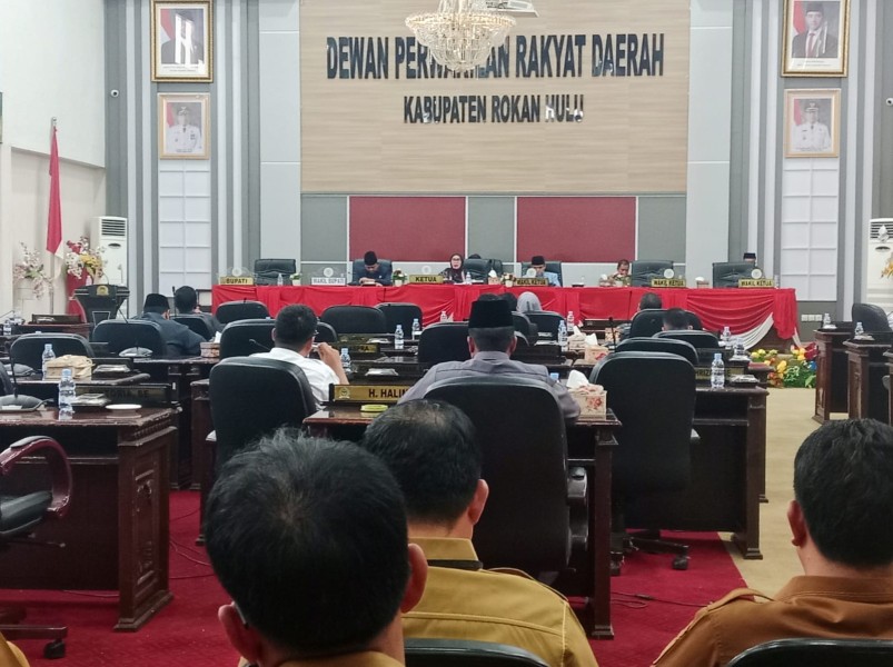 Paripurna DPRD Rohul: Wakil Bupati H. Syafaruddin Poti Paparkan Capaian dan Realisasi APBD 2025