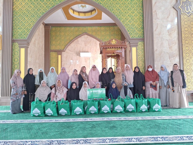 Kolaborasi Dompet Dhuafa Riau dan Tokopedia Santuni 50 Guru Ngaji di Kampar